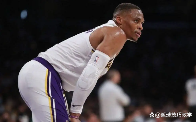 包含鹈鹕轻取爵士，贝弗利一己之力扛起全队的词条