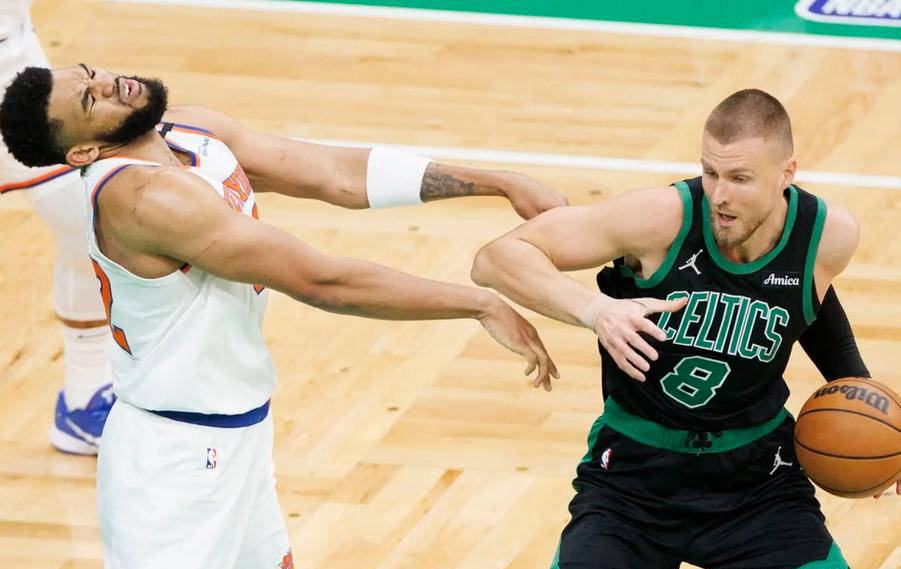 凯尔特人战胜尼克斯，沃克独得35分的简单介绍