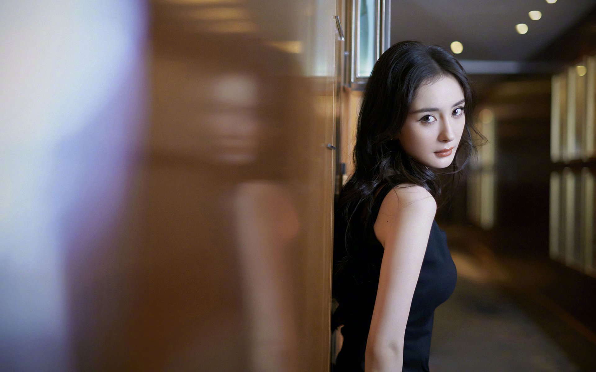 绿茵与硬木的碰撞，西甲国家德比焦点战引爆全球，山西队火力全开压制雄鹿展现篮球激情